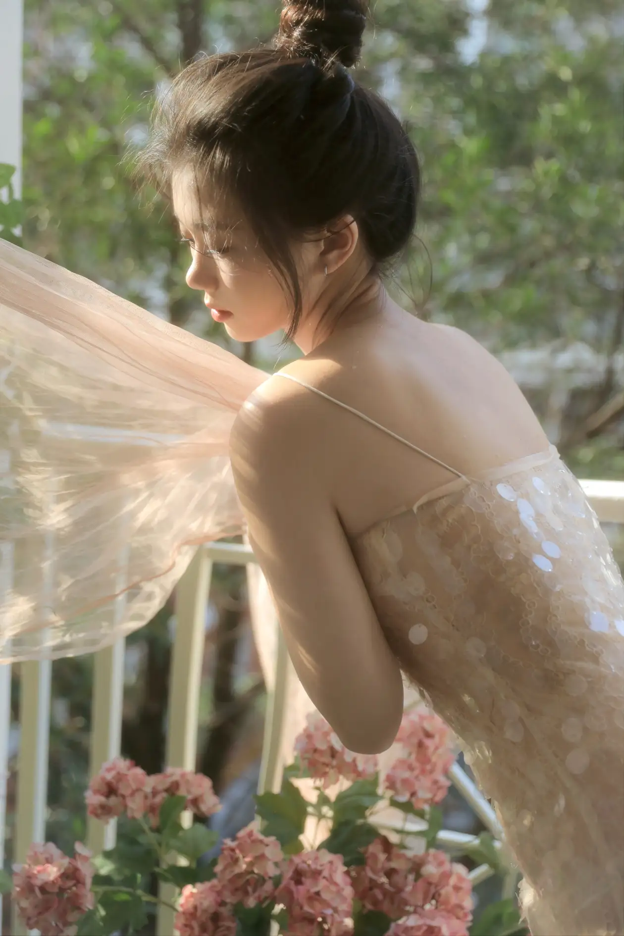 [艺图语] 2022.09.08 Vol.1899 – 光将浪漫撒人间 聂十三#[21P]-10