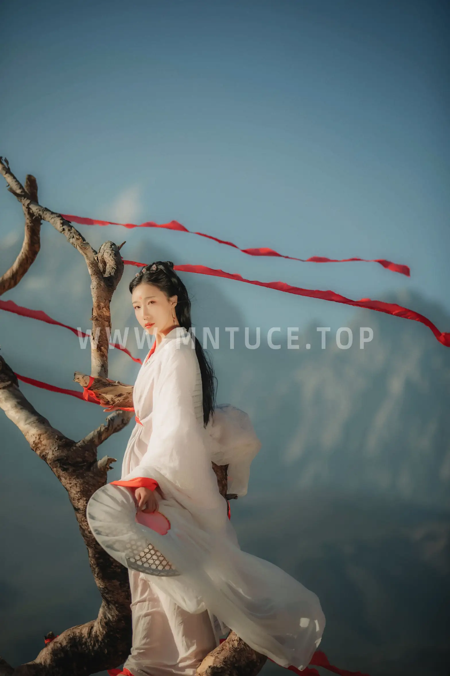 [艺图语] 2021.11.05 Vol.419 – 红妆 流韶#[20P]-9