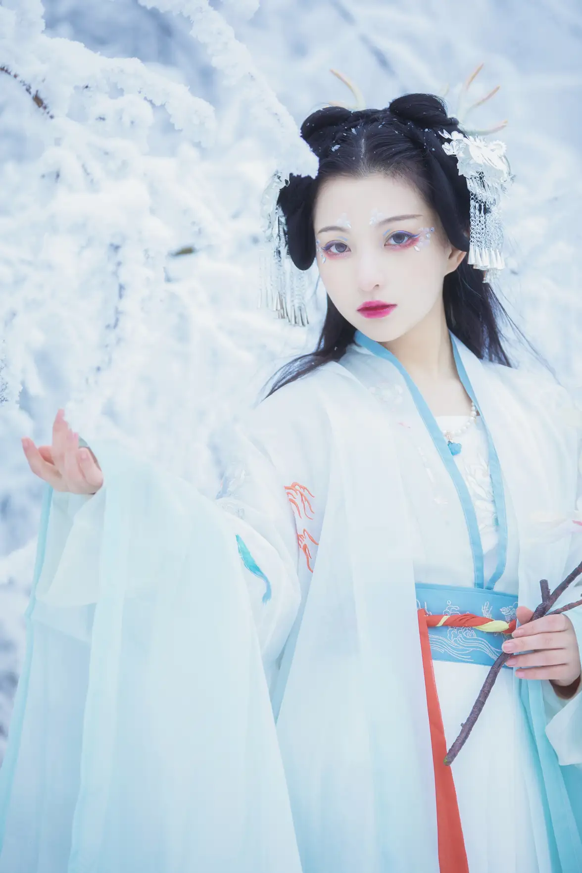 [艺图语] 2022.01.12 Vol.634 – 雪妖 一千只大日日#[22P]-1