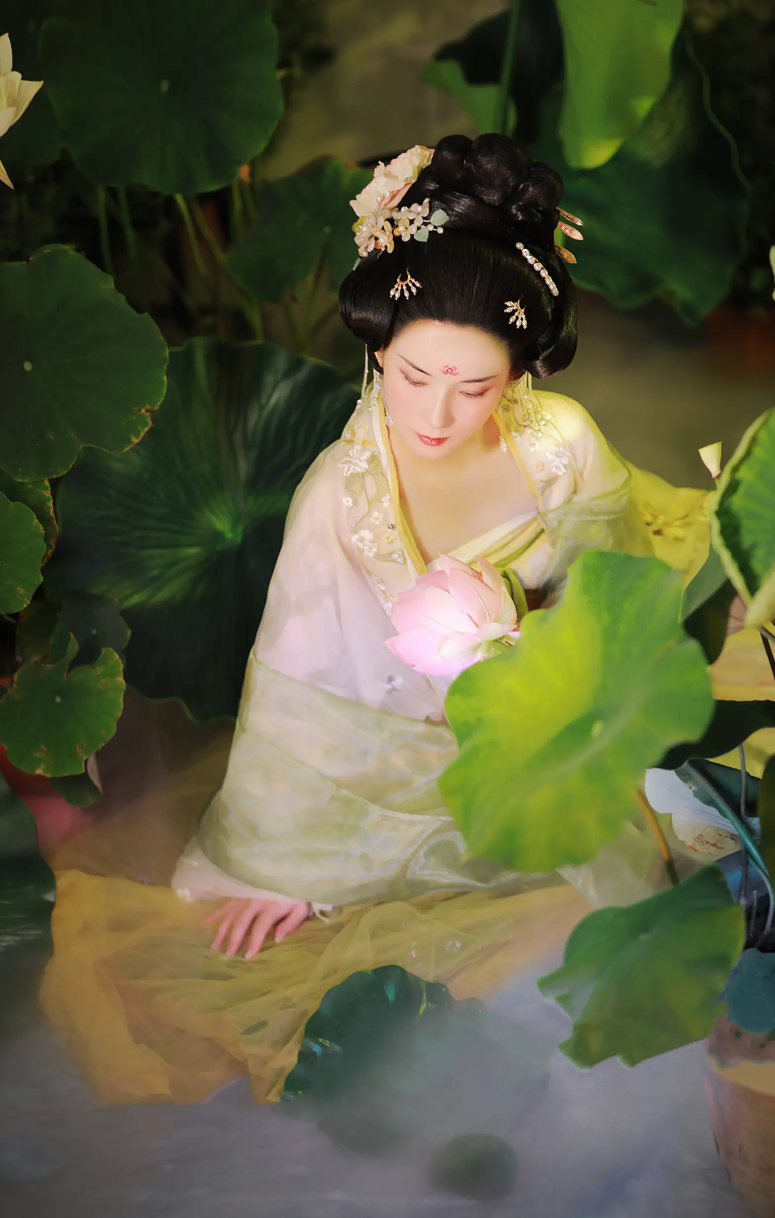 [艺图语] 2022.09.09 Vol.1912 – 云想衣裳花想容 也清秋#[32P]-8