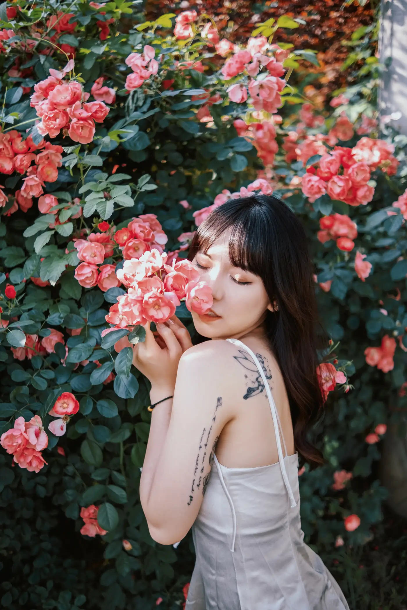 [艺图语] 2022.06.10 Vol.1137 – 蔷薇花下 依依#[25P]-6