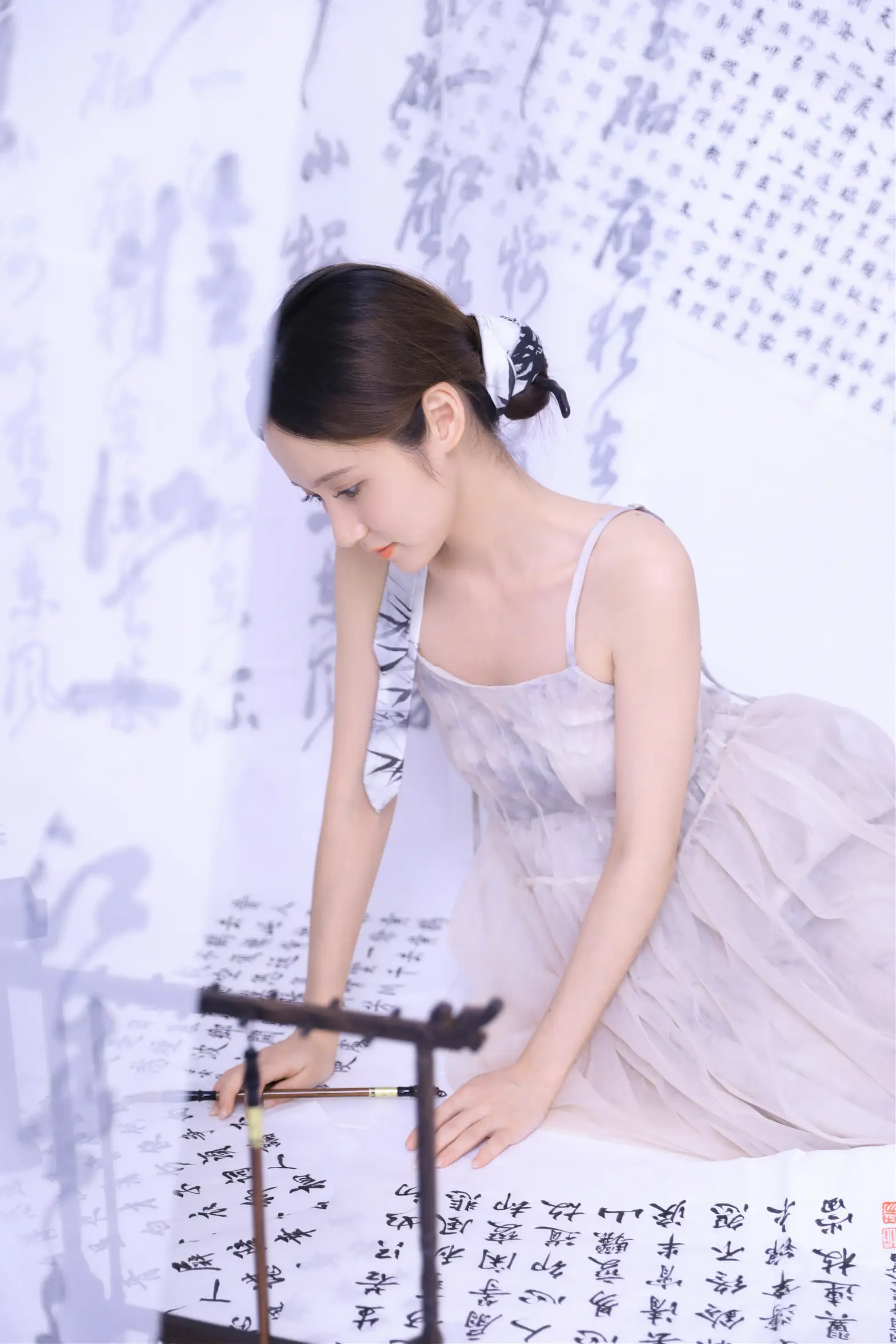 [艺图语] 2022.11.12 Vol.2424 – 坐看闲庭听书语 不爱奶糖#[26P]-2