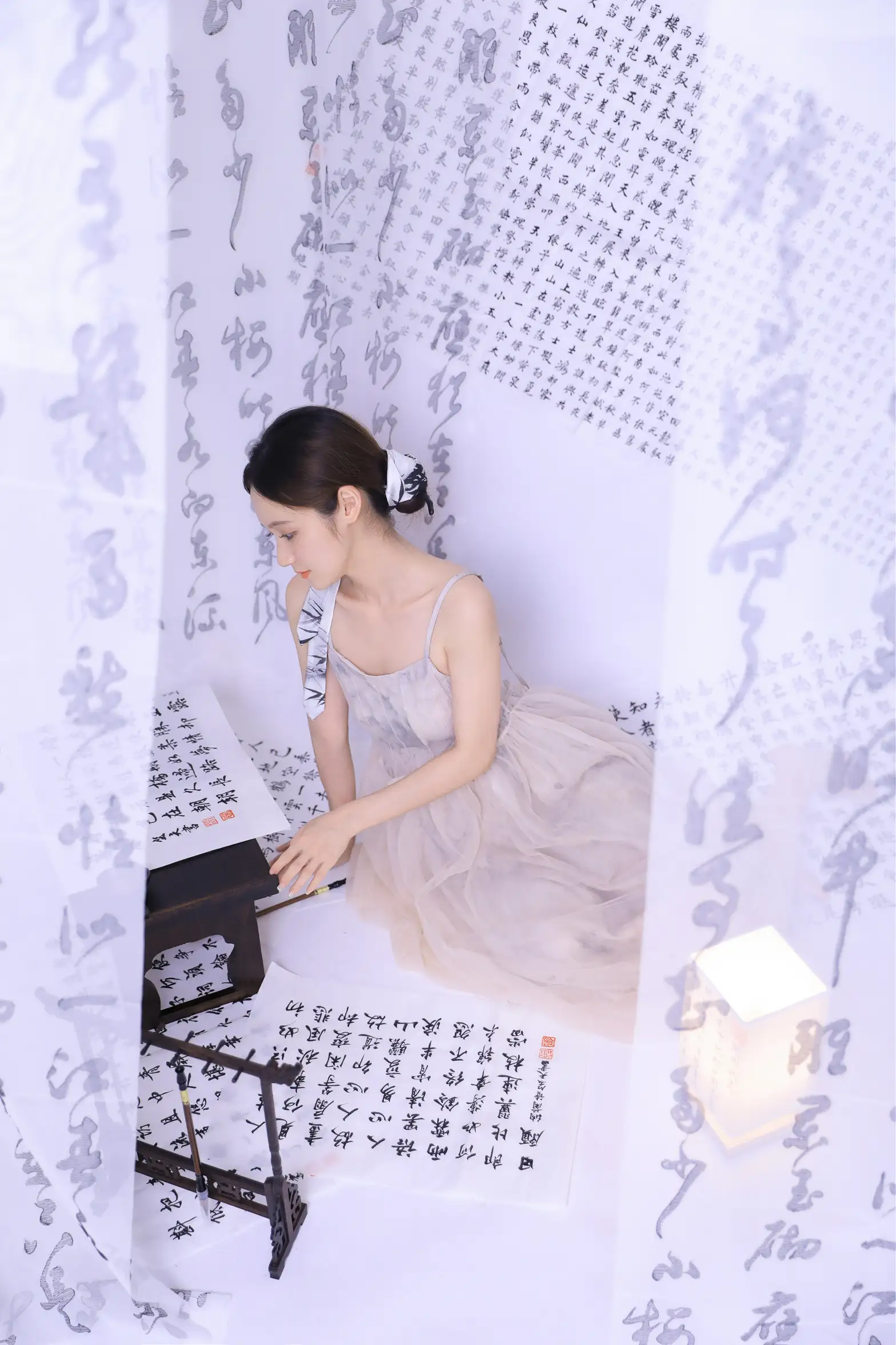 [艺图语] 2022.11.12 Vol.2424 – 坐看闲庭听书语 不爱奶糖#[26P]-6