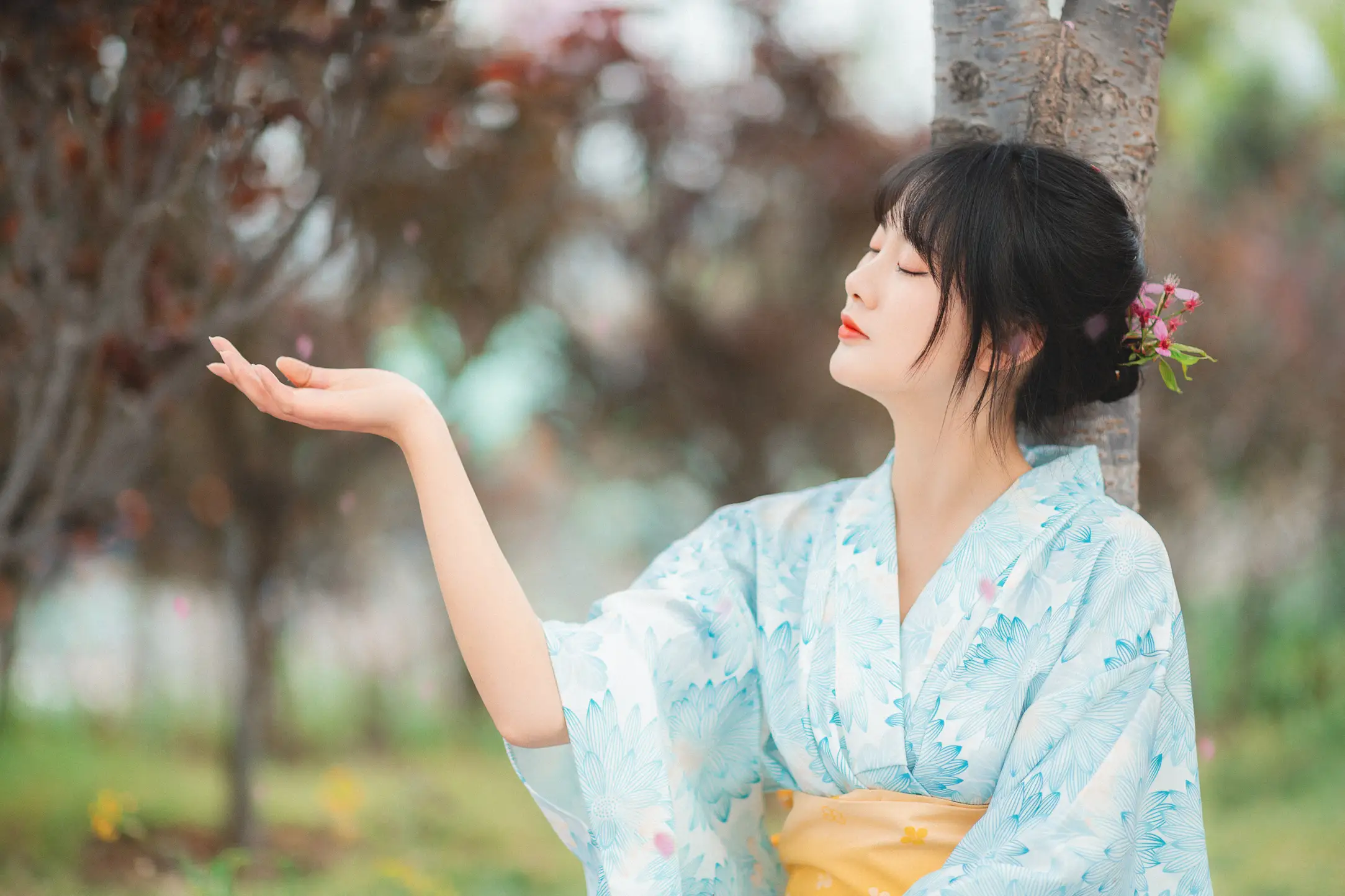 [艺图语] 2022.11.19 Vol.2478 – 樱花树下 爱拍照的梅梅#[23P]-7