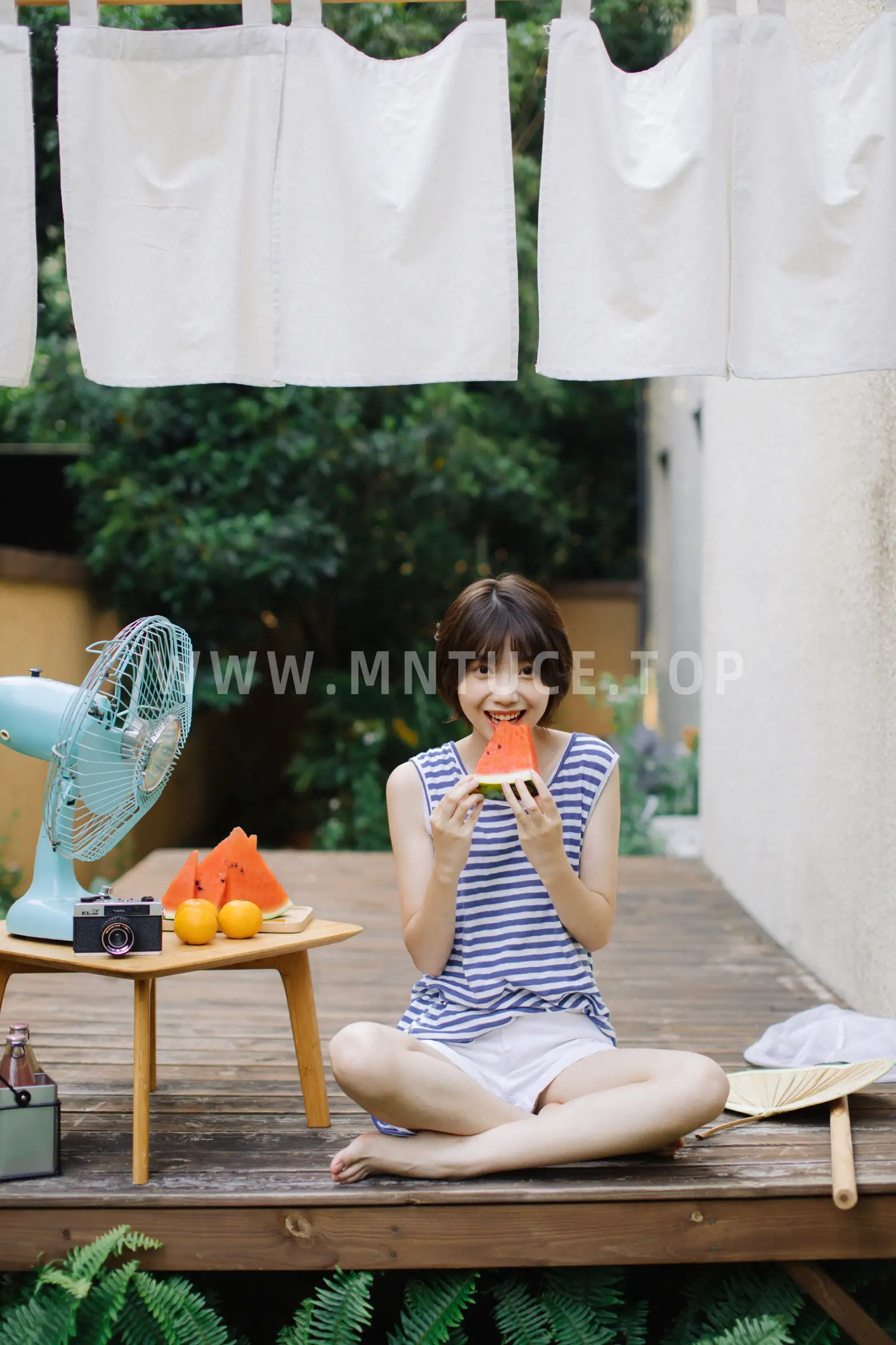 [艺图语] 2022.11.11 Vol.2409 – 捕捉夏天的风 77#[32P]-4