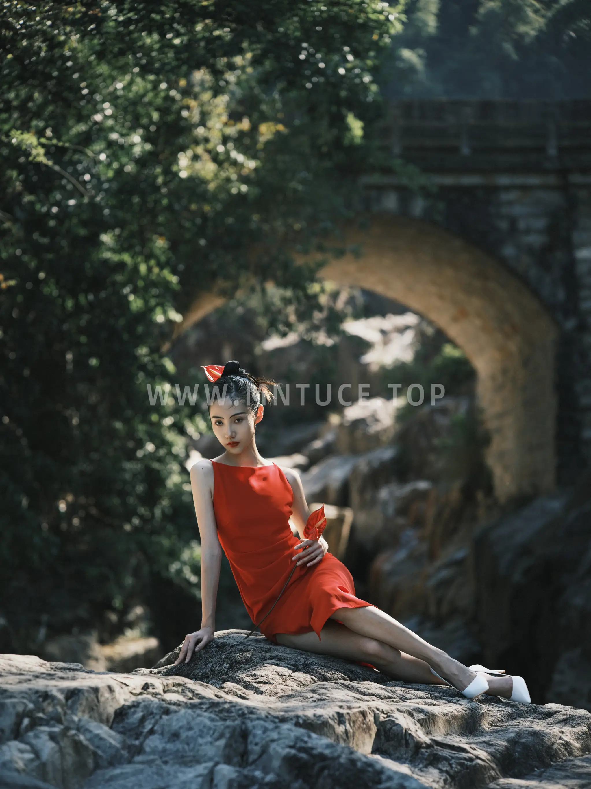 [艺图语] 2022.11.14 Vol.2434 – 关于红 阿万#[47P]-4