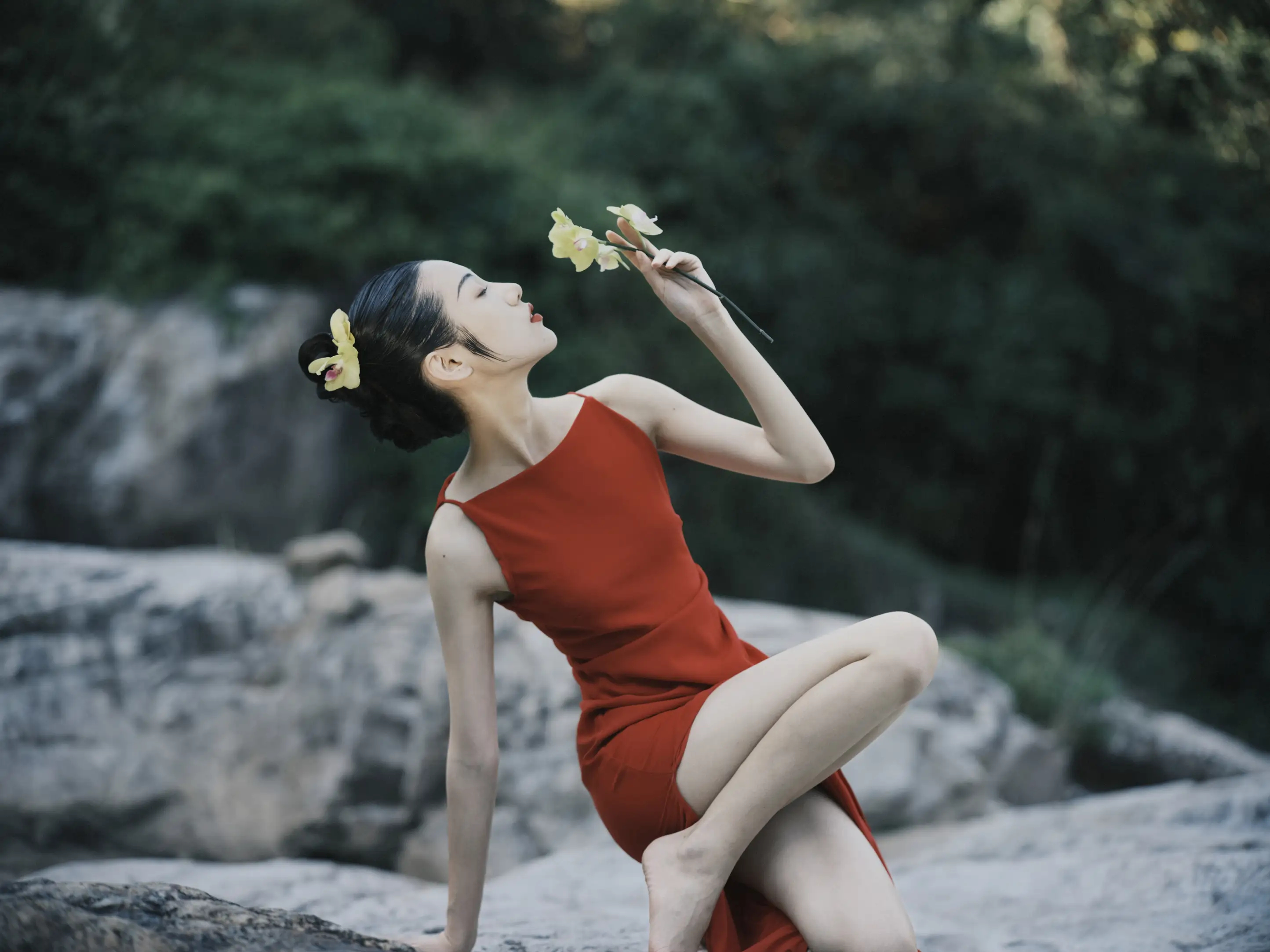 [艺图语] 2022.11.14 Vol.2434 – 关于红 阿万#[47P]-1