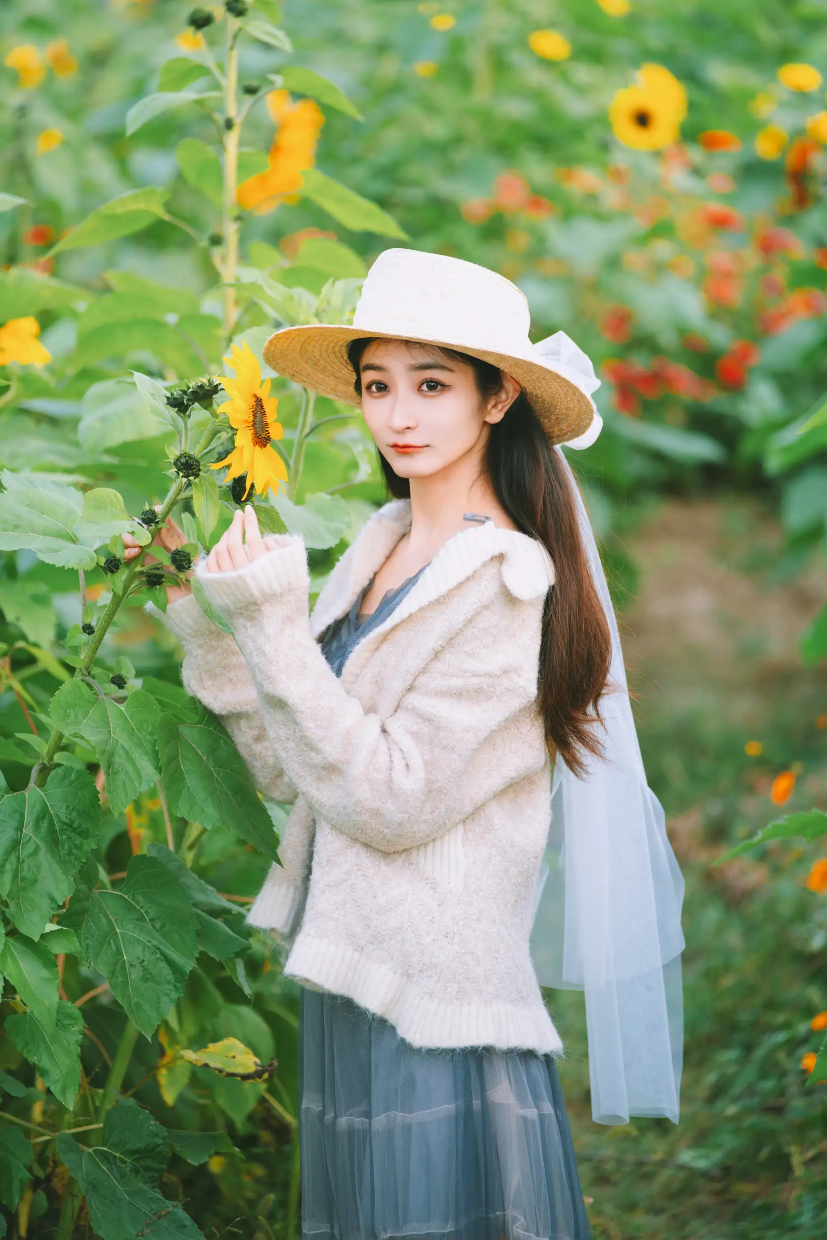 [艺图语] 2022.11.16 Vol.2454 – 向日葵少女 小泽#[23P]-1