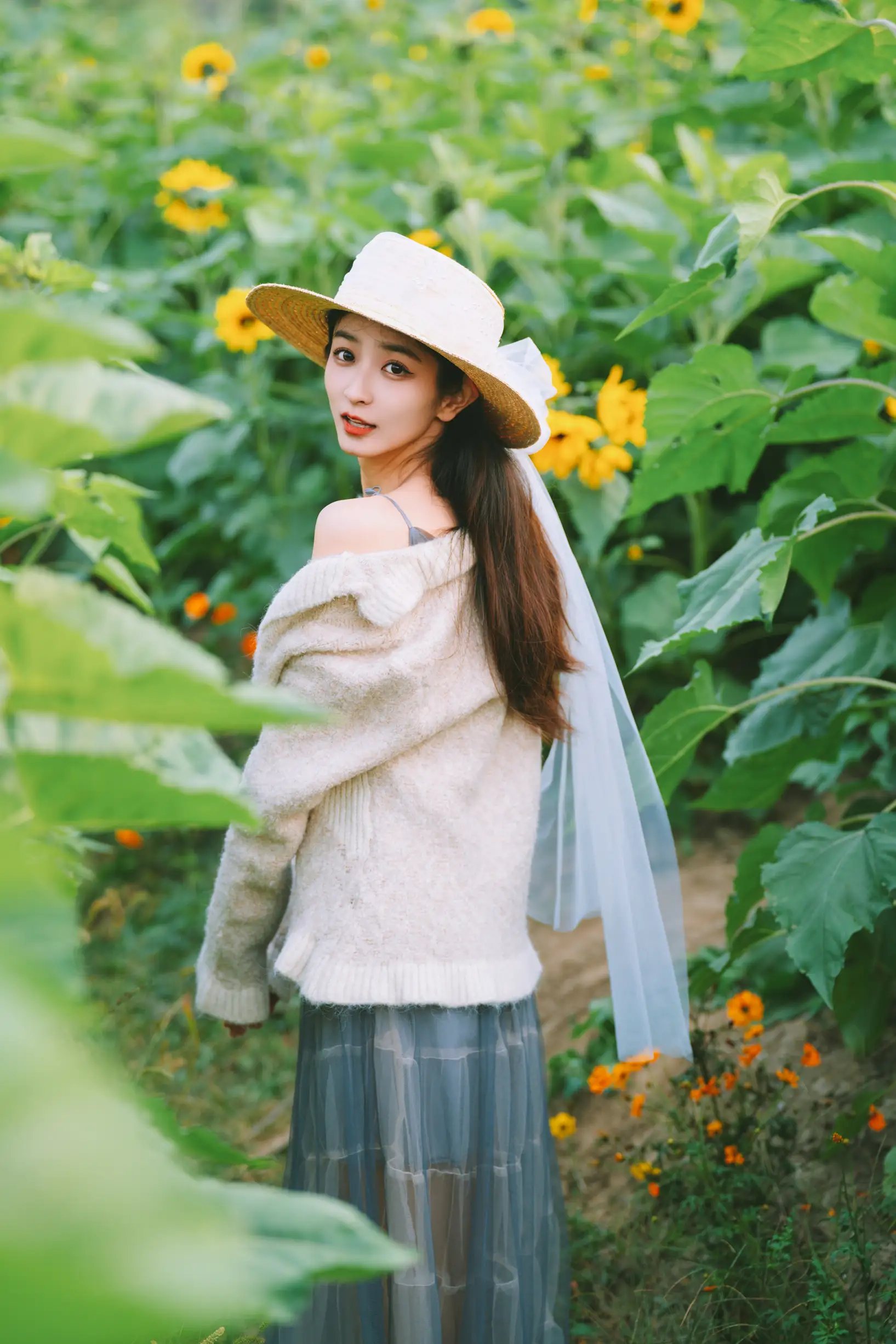 [艺图语] 2022.11.16 Vol.2454 – 向日葵少女 小泽#[23P]-2