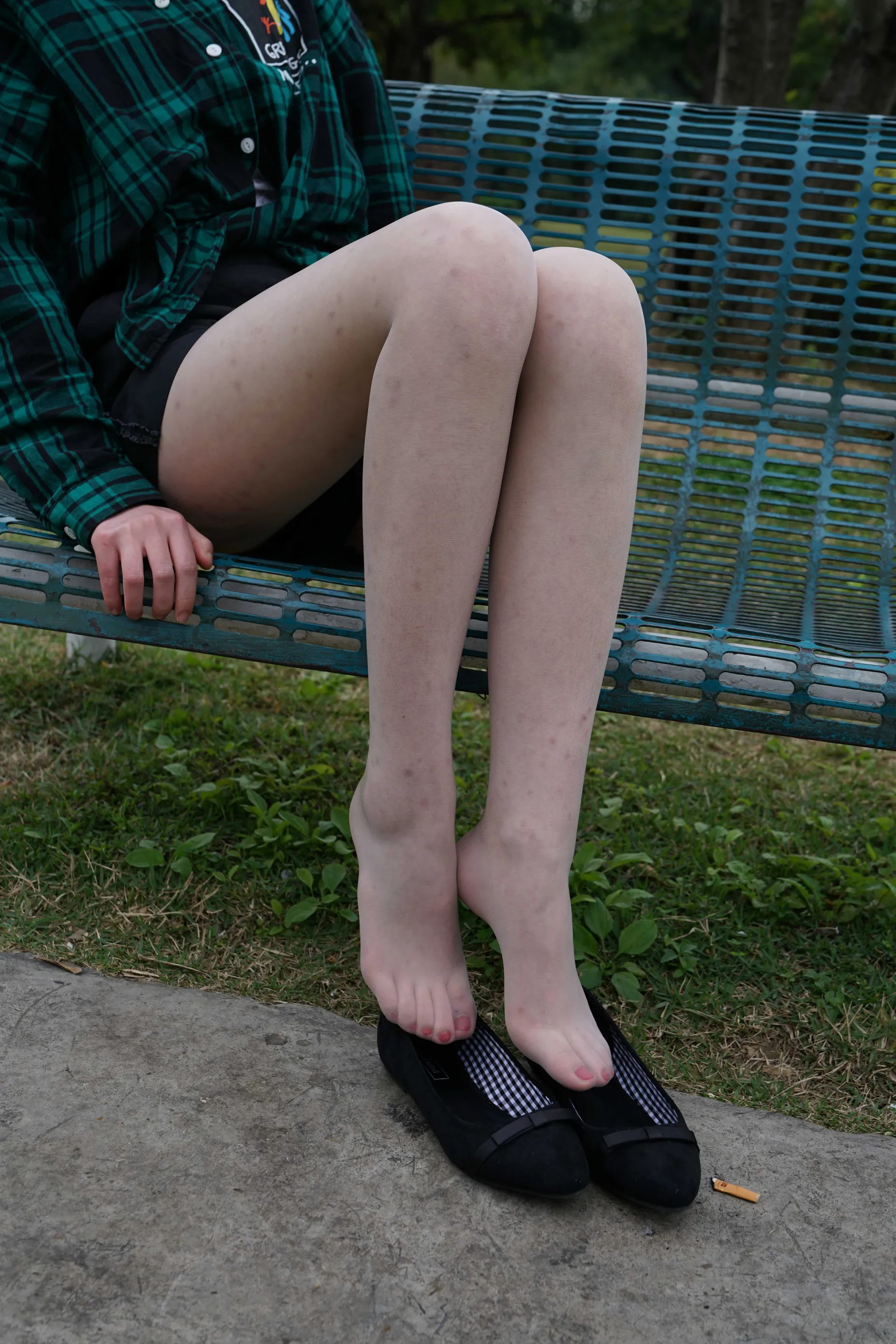 [Mzsock] NO.022 Xiao Zhang picks up a conversation with a high school student in the park and takes a direct shot of his silken feet street photography#[58P]-11