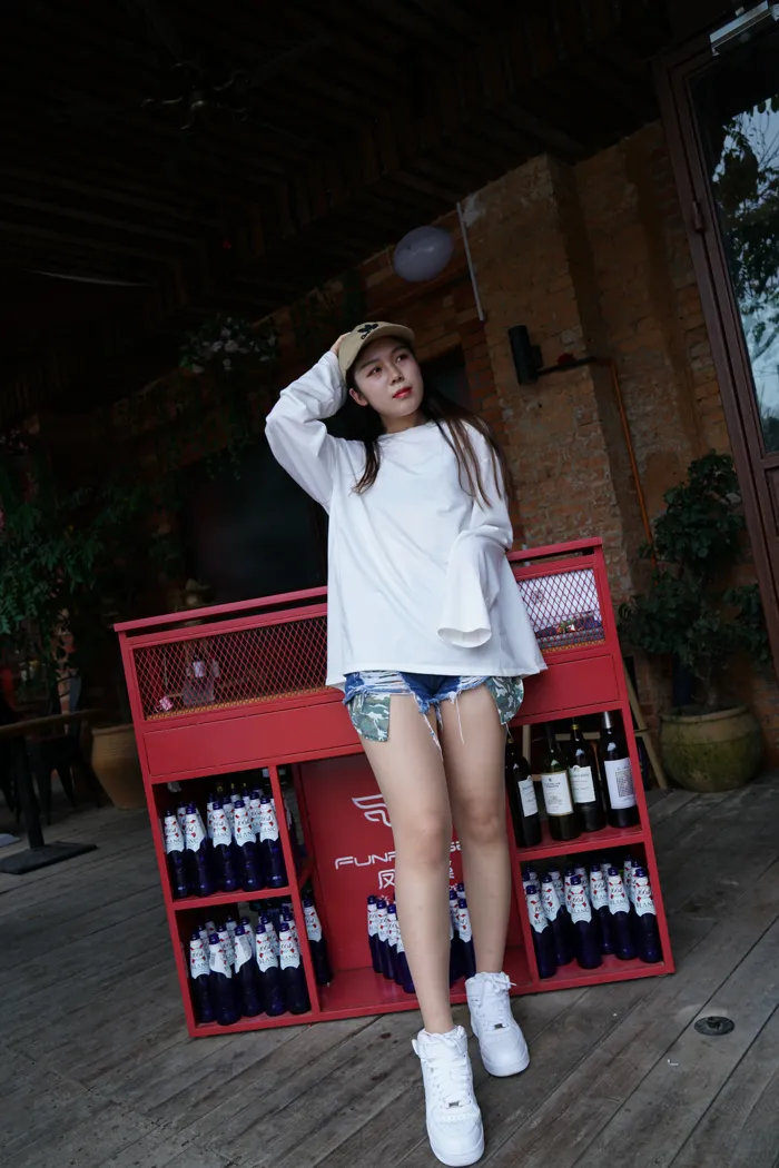 [Mzsock] NO.004 The carefree northeastern girl Haonan has super tender soles street photography#[61P]-3