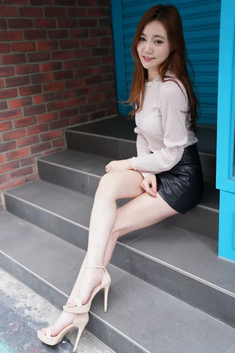 [Mzsock] NO.077 Su Xiaoli, leather short skirt, high heels and beautiful legs, outdoor shot street photography#[106P]-85