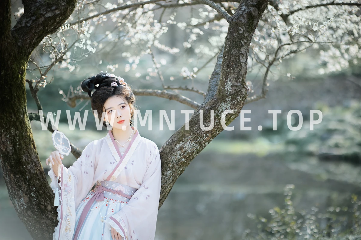 [YITUYU] 2023.03.08 Vol.3022 Exploring Plum Blossoms in Early Spring Ming Shu Cai Cai#[46P]-10