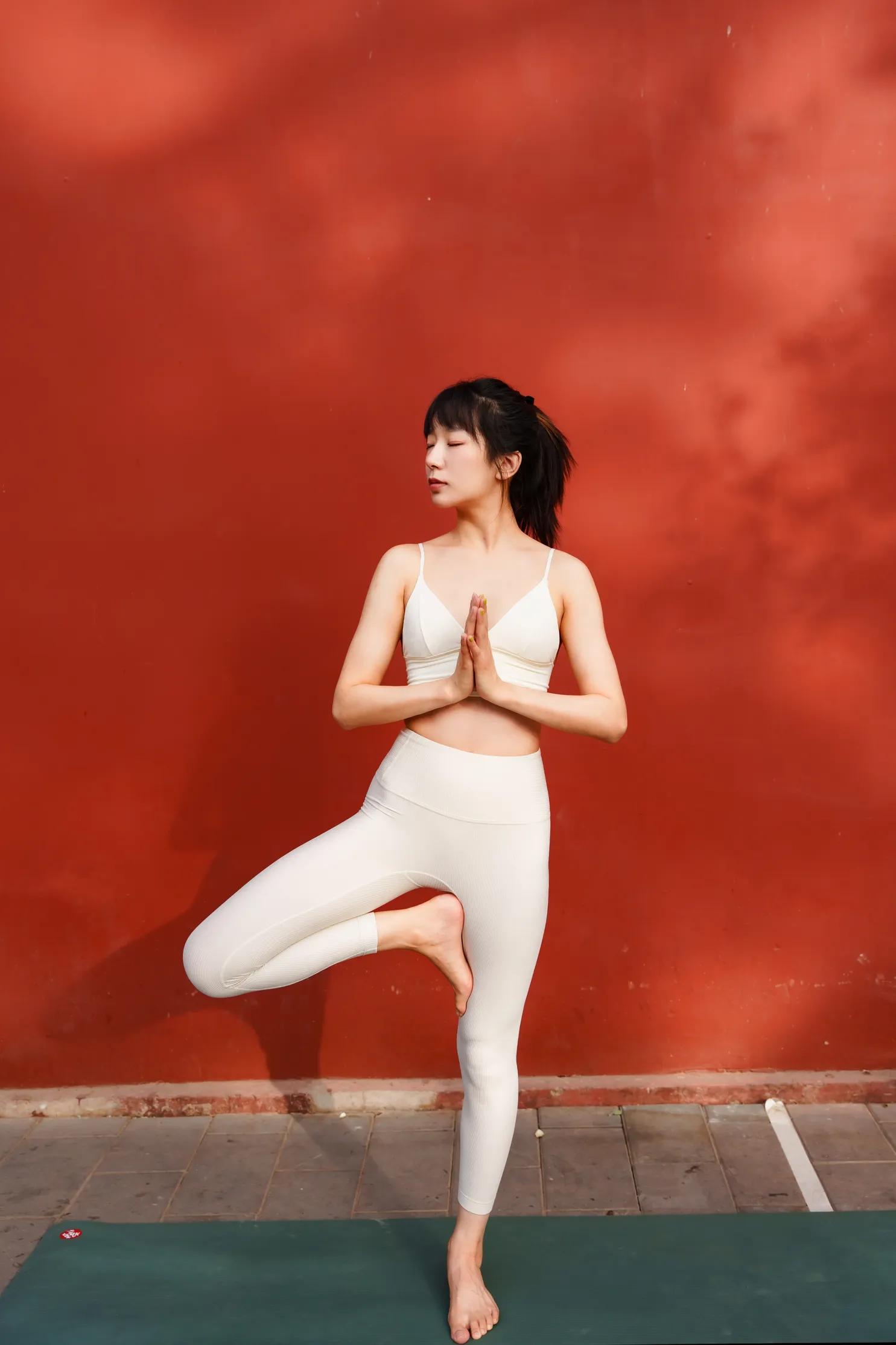 [YITUYU] 2022.12.01 Vol.2575 – Yoga and Red Wall Mengmeng#[23P]-3