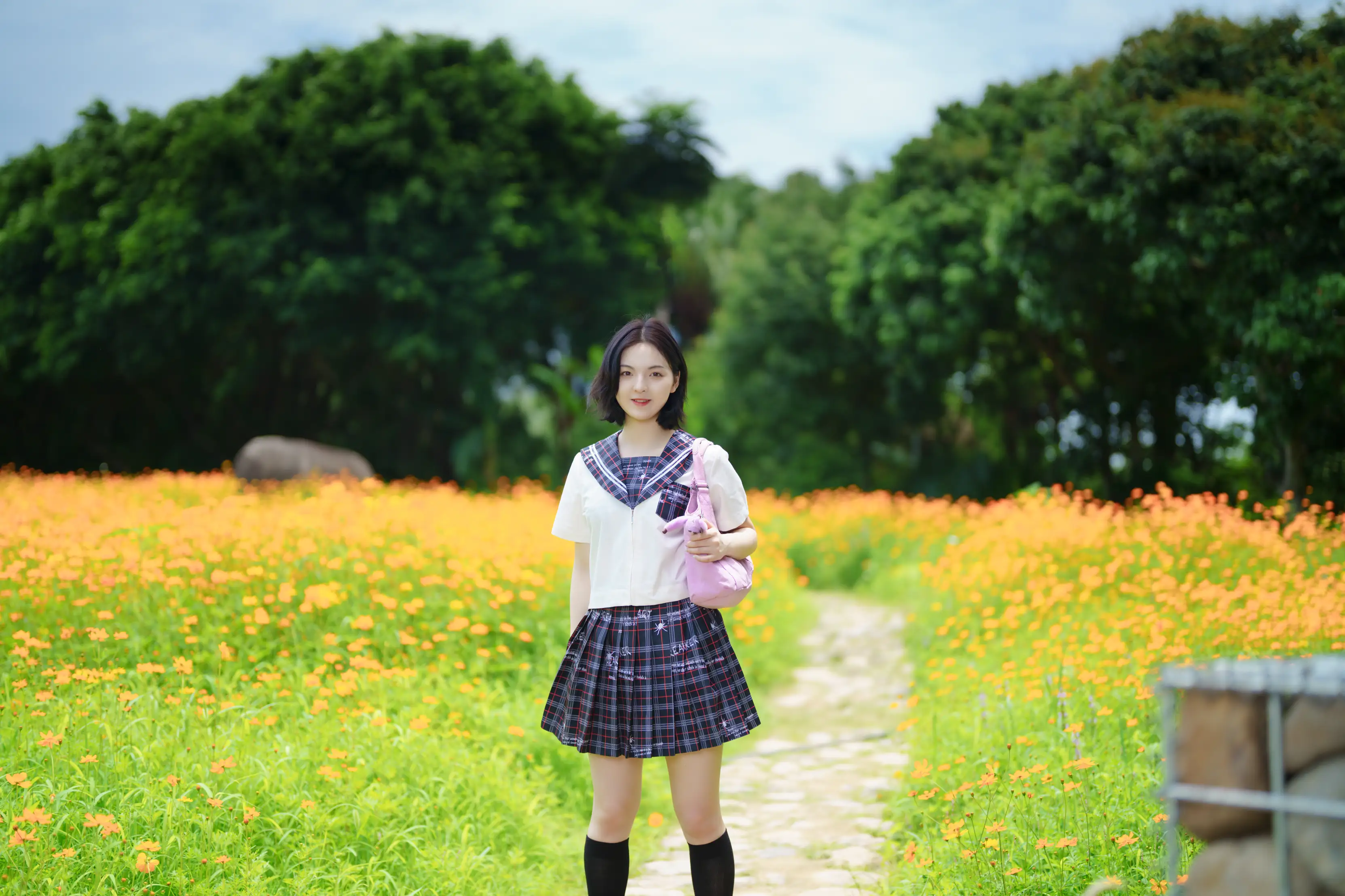 [YITUYU] 2021.11.12 Vol.441 – JK girl in the flower field dudu#[51P]-1