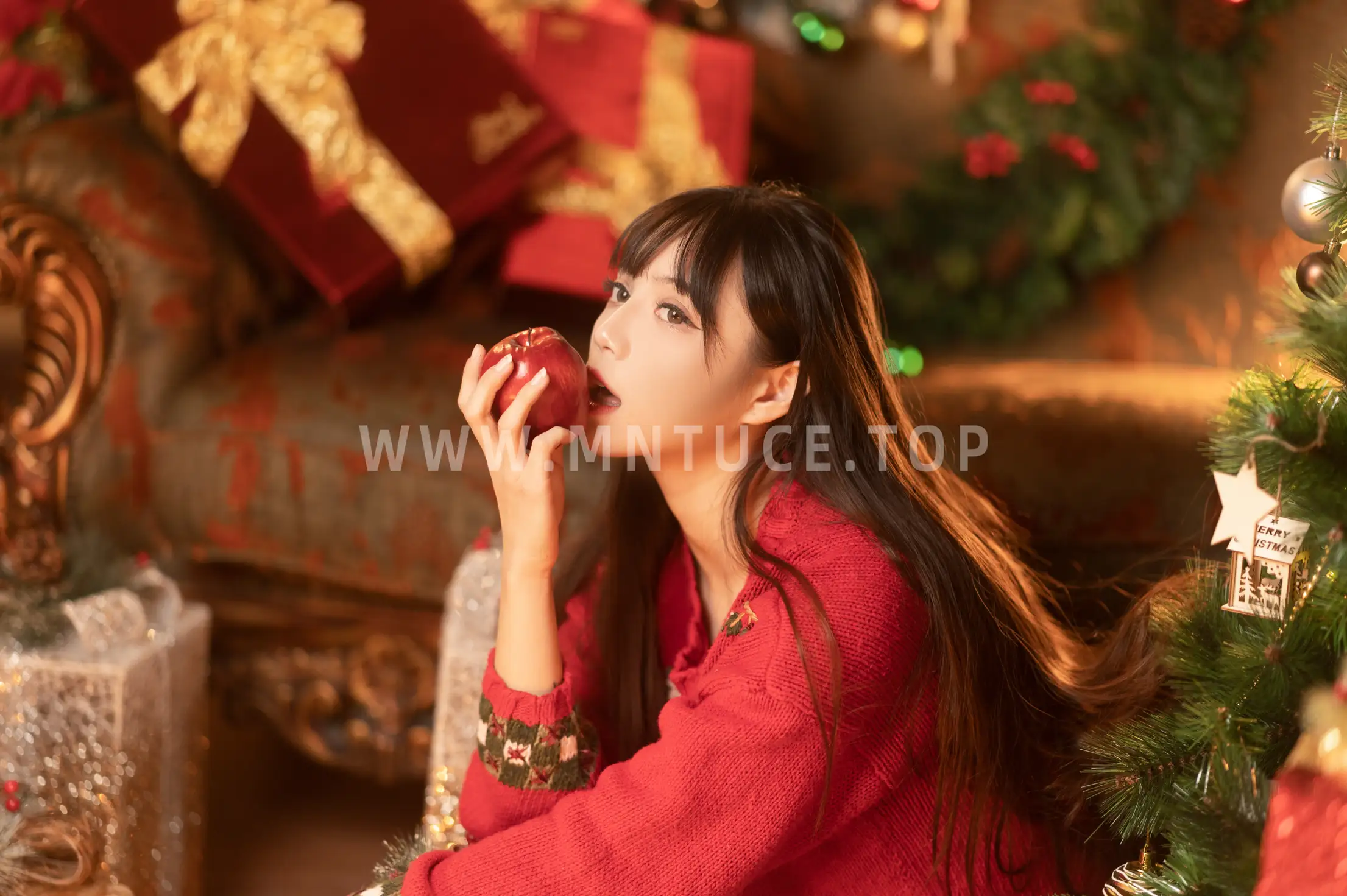 [YITUYU] 2022.05.26 Vol.0988 – Red Christmas Two plus six#[38P]-8